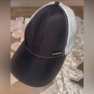 Mission Cooling Apex Hat. Black and white